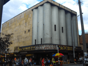 Un café espeso en Cinema Villanueva - 